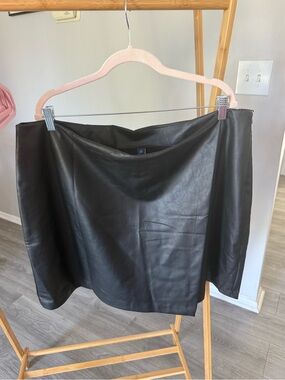 Old Navy Black Faux Leather A-Line Skirt